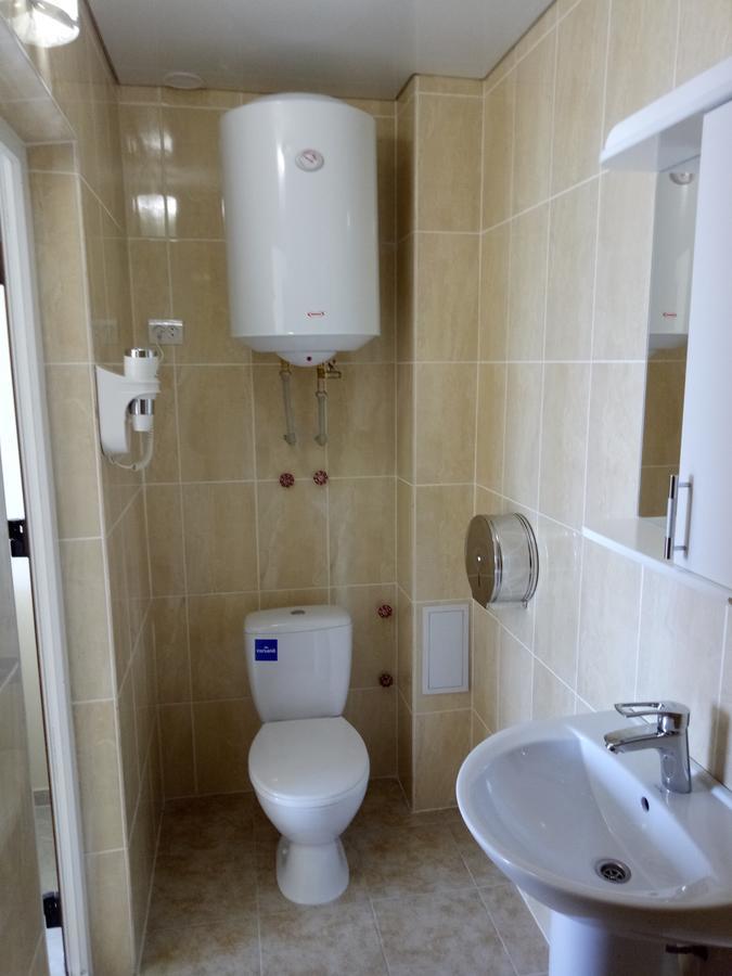 Lastochka Hotel Zaliznyy Port Bagian luar foto
